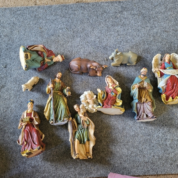 Dicksons Christmas Resin Nativity Set - Picture 1 of 12
